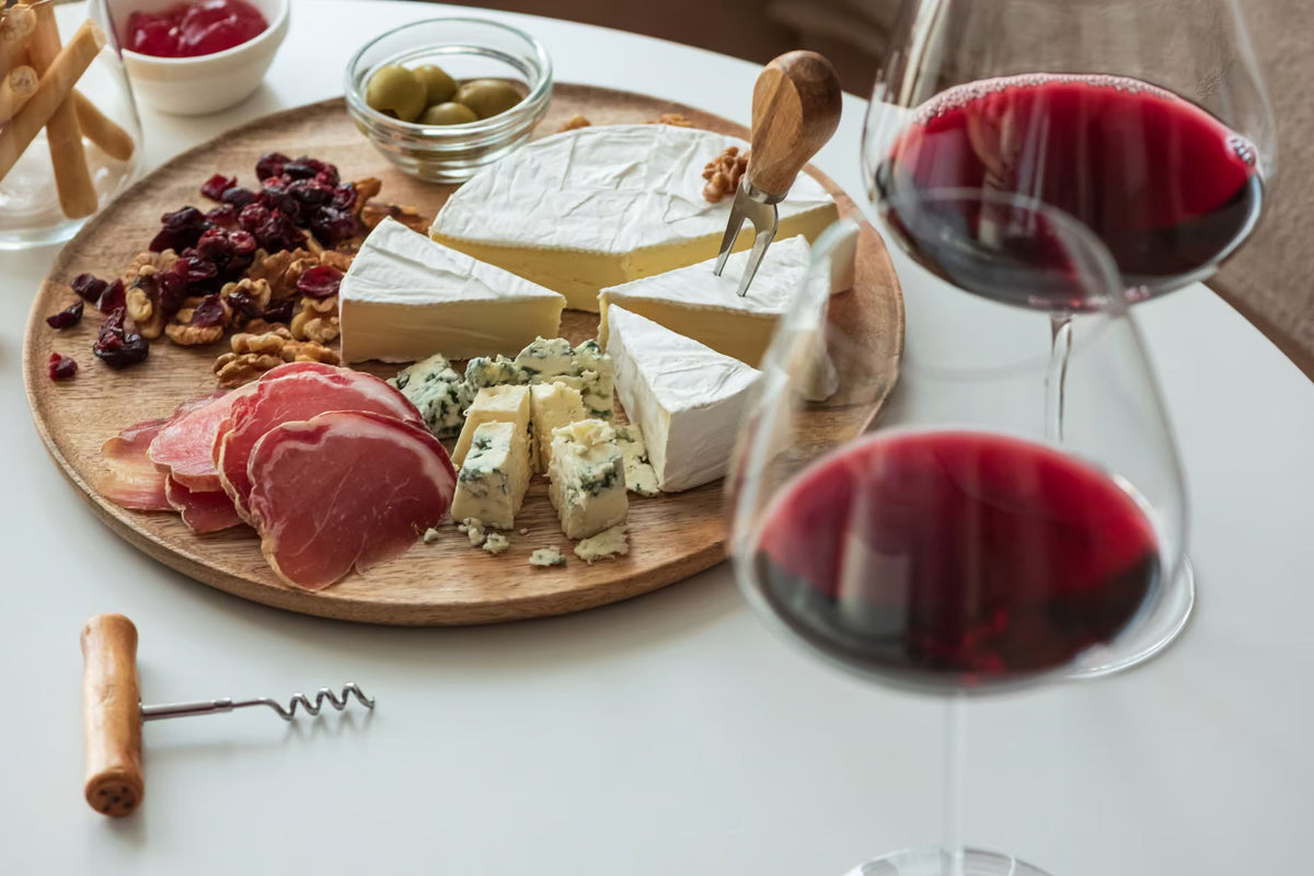 Quesos Fuertes y Vinos Dulces: La Regla Inversa